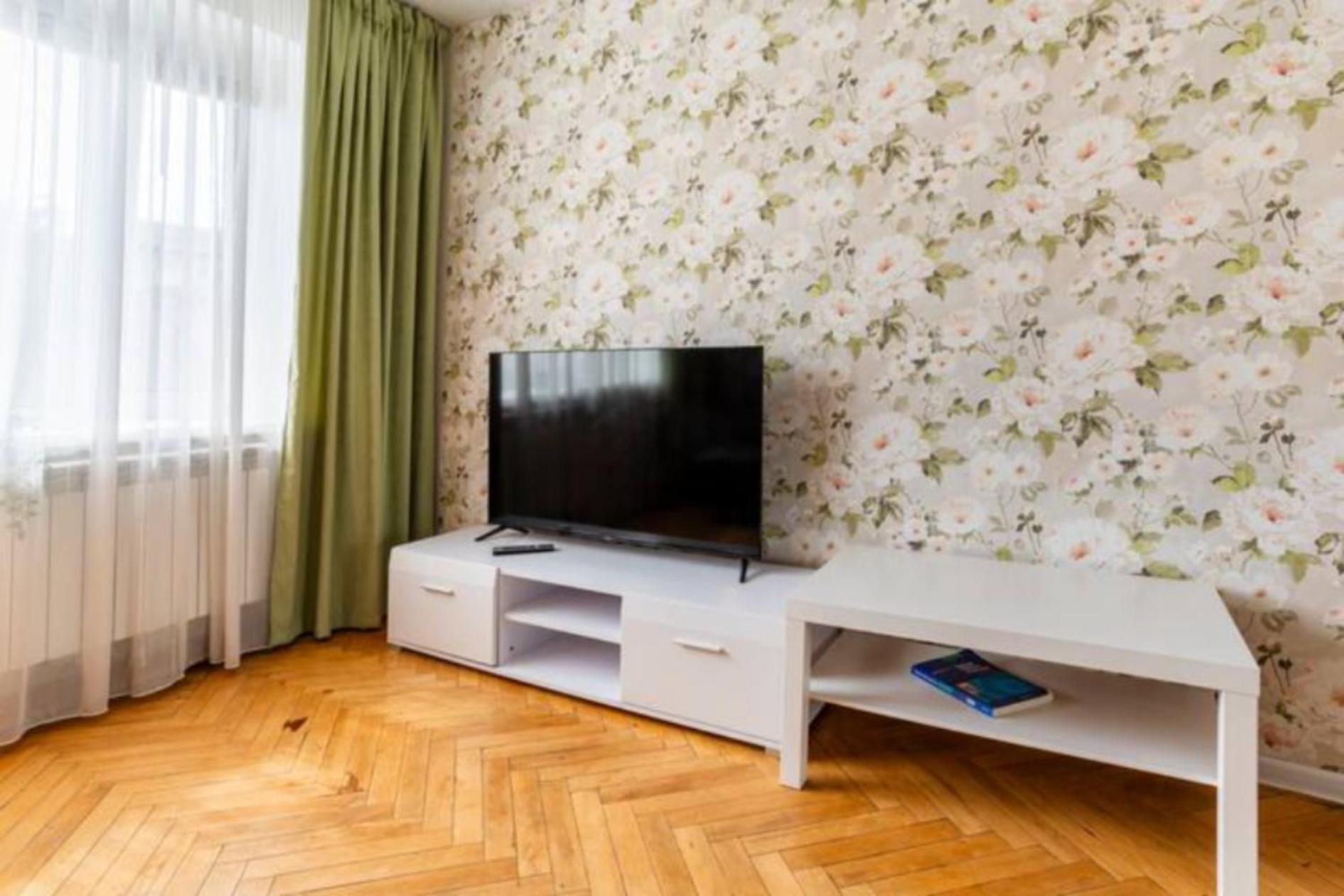 Затишна 2К Квартира З Усім Необхідним Для Життя Поряд З Метро Дарниця 基輔 外观 照片