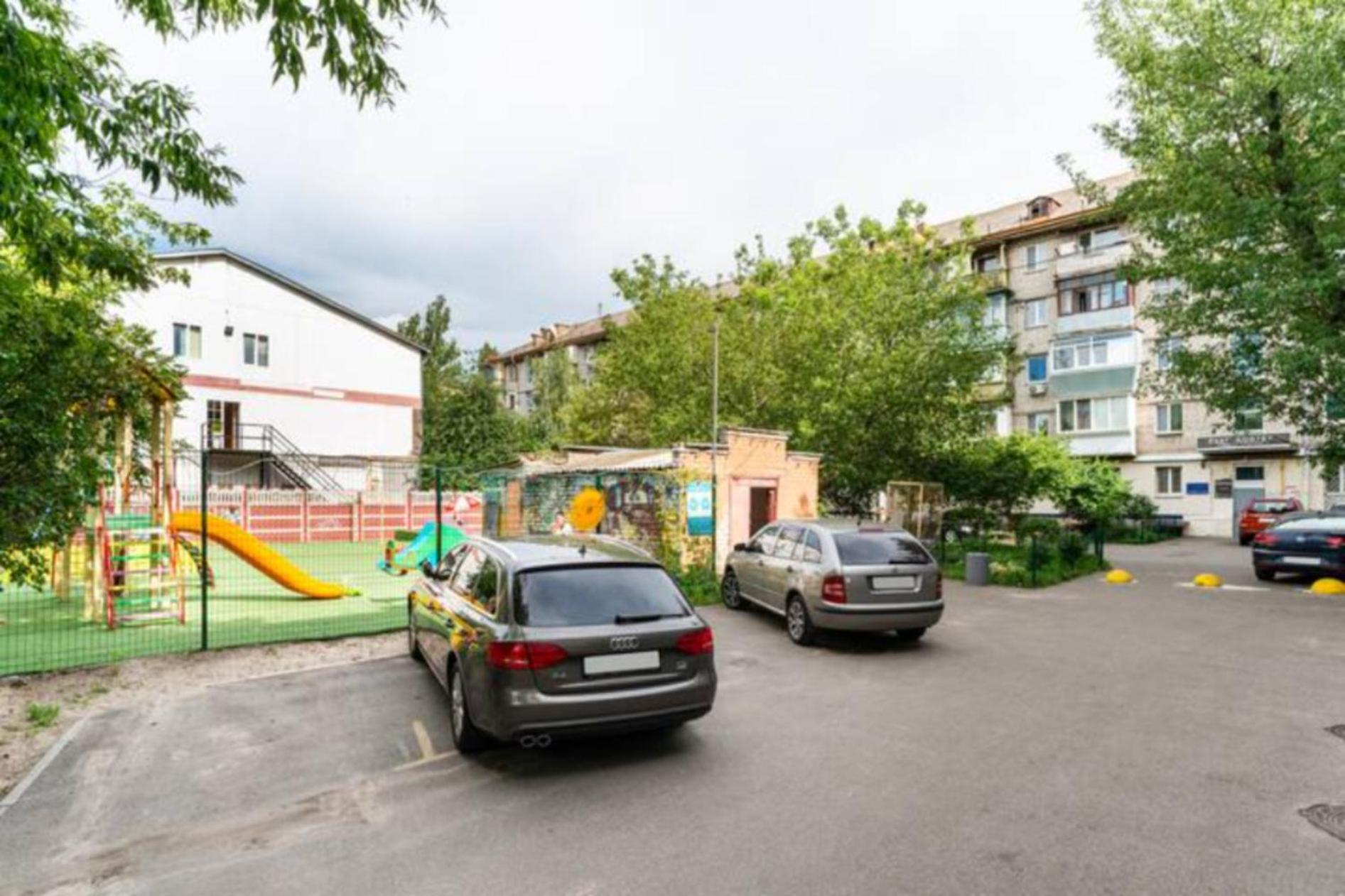 Затишна 2К Квартира З Усім Необхідним Для Життя Поряд З Метро Дарниця 基輔 外观 照片