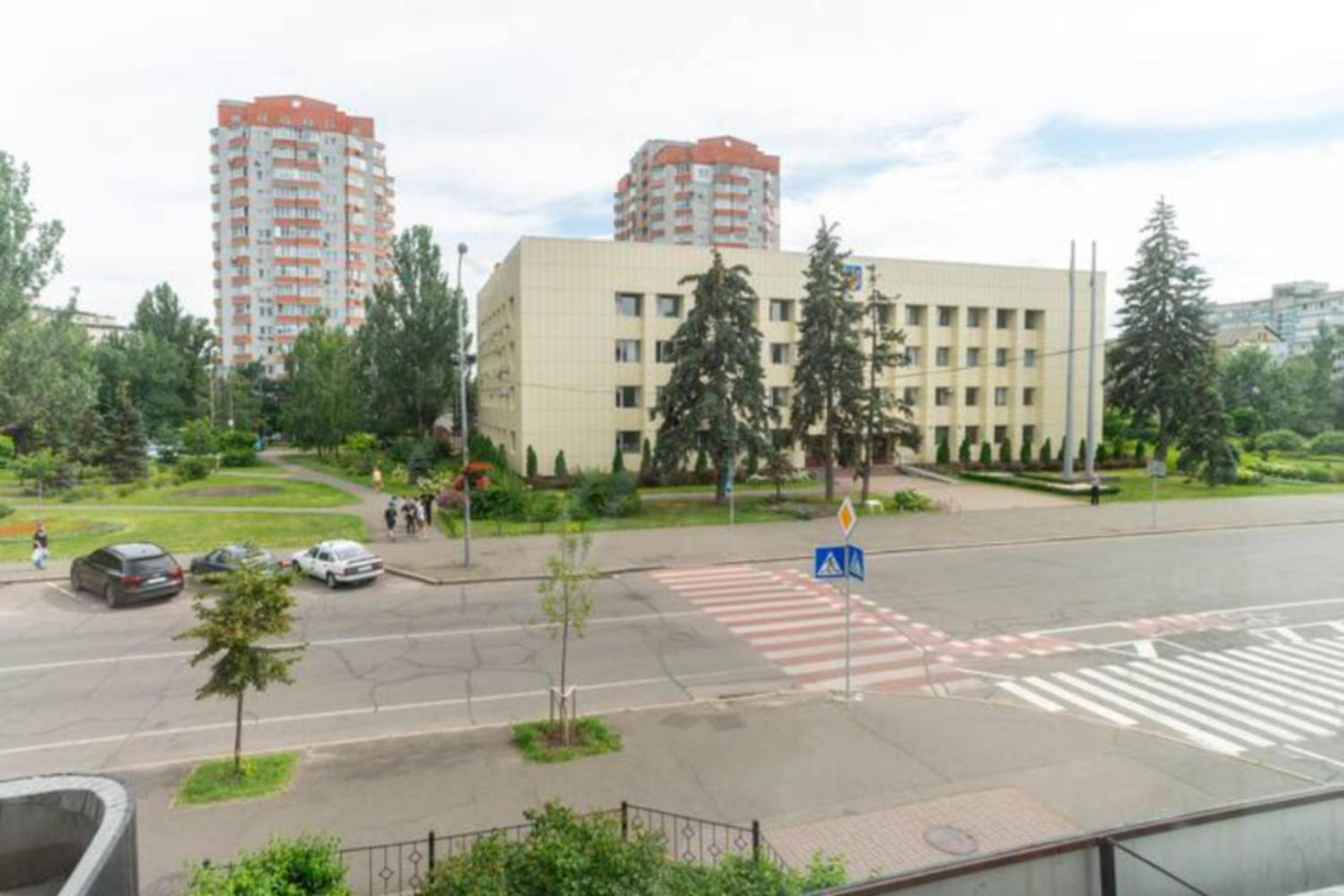 Затишна 2К Квартира З Усім Необхідним Для Життя Поряд З Метро Дарниця 基輔 外观 照片